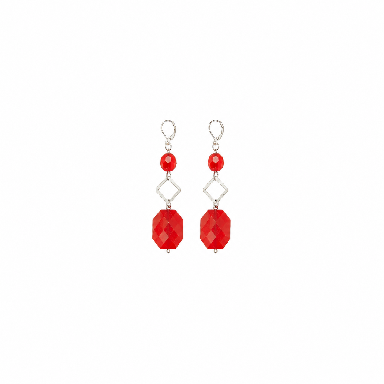 Aretes Checkered Red con Cristales Facetados y Colgante Geométrico Rojo