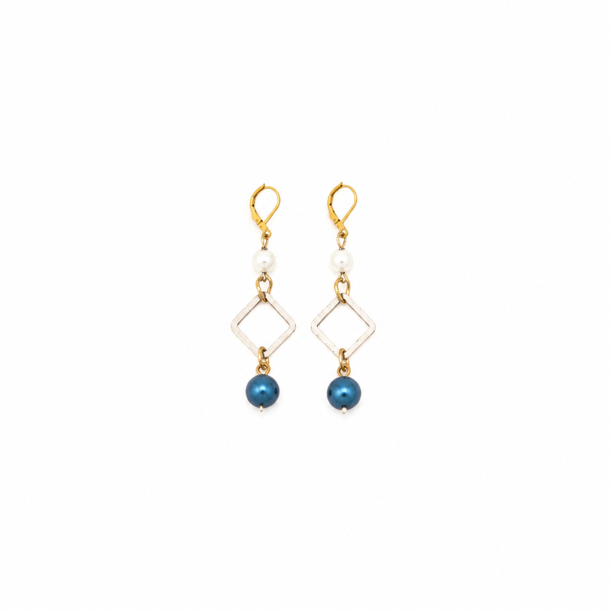 Aretes Golden Pearl con Perlas Blancas y Cristales Azul Perlado