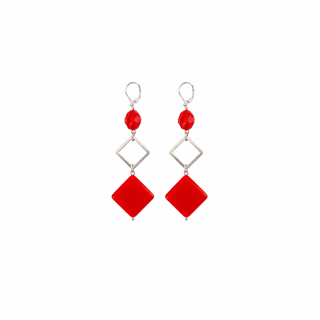 Aretes Straight Red en Cristal Facetado Rojo y Colgante Geométrico